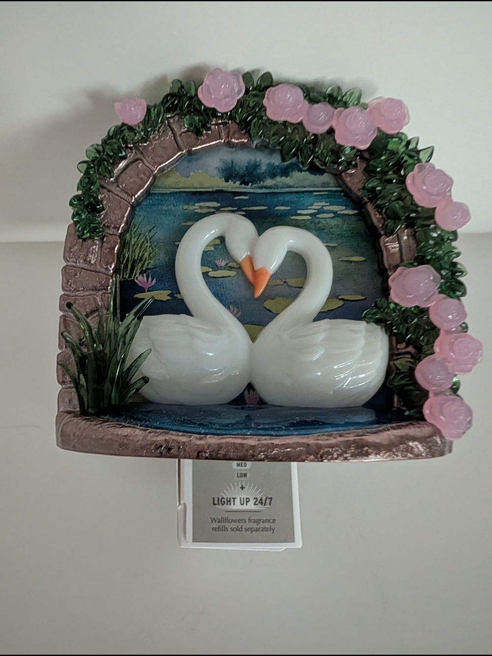 Bath & Body Works Swan Bridge Scent Control Light Up Wallflower Plug-in